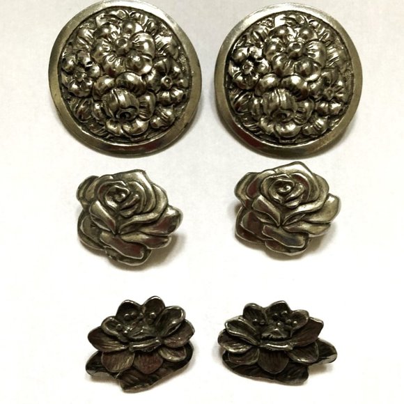 Choose a pair of pretty vintage floral earrings in pewter - signed and dated! - Picture 1 of 5